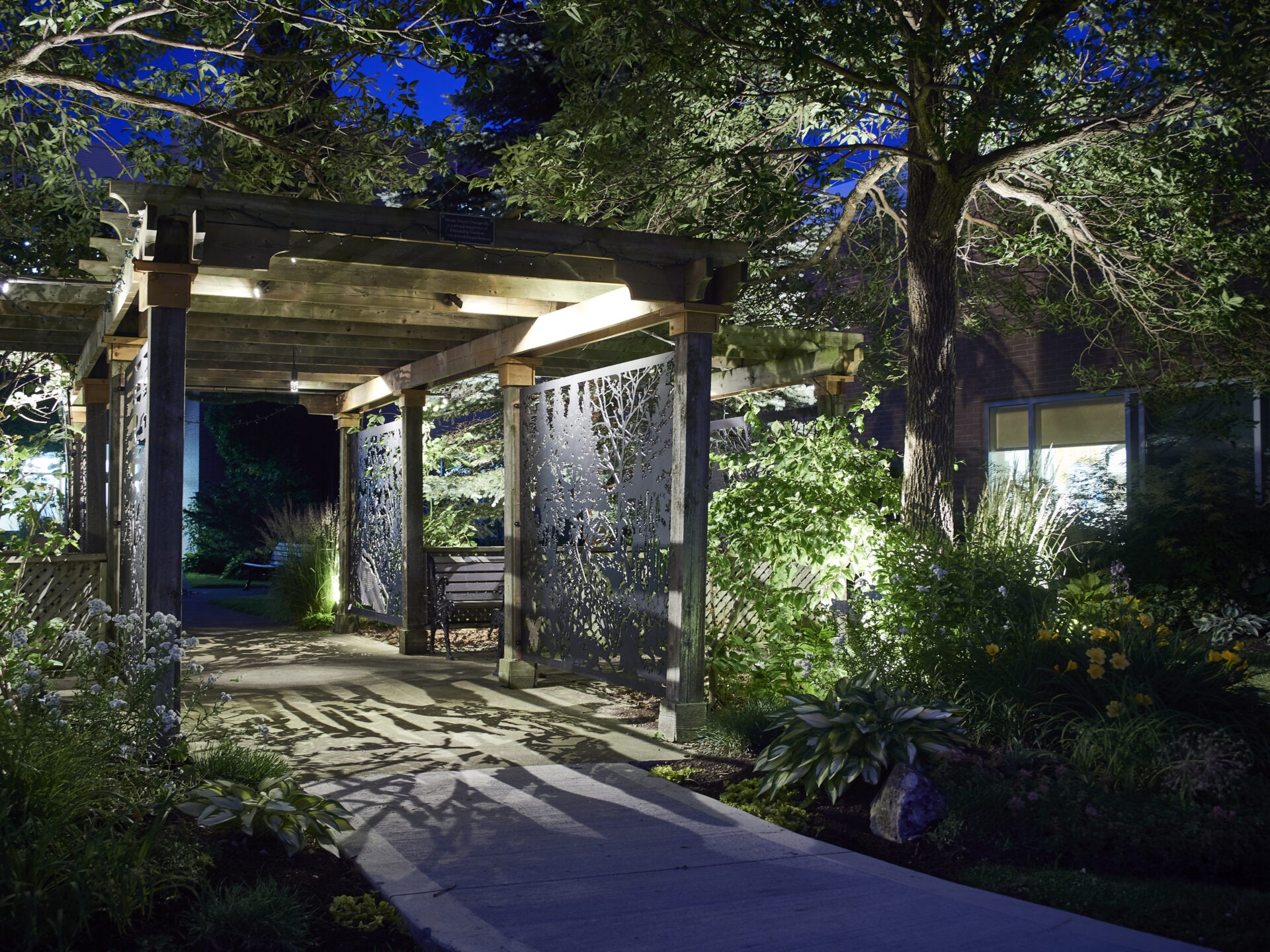 Discover_A_Fulfilling-BG